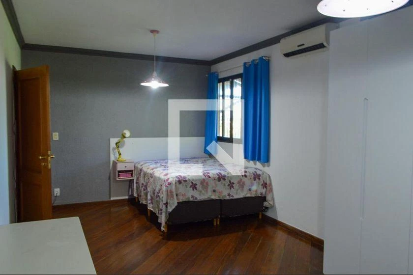 Furnished house with 4 bedrooms and 600 m² — photo 48