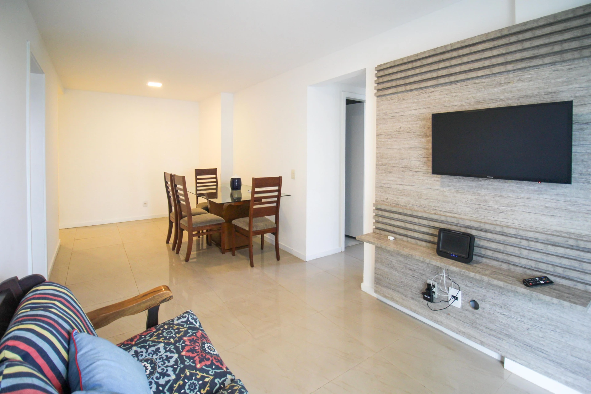 Apartamento mobiliado com 2 quartos e varanda envidraçada — photo 15
