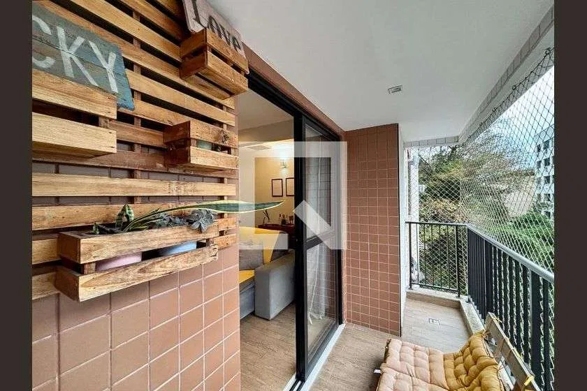 Renovated 2-bedroom apartment with city view, 85 m² — photo 26