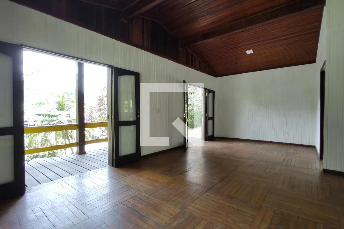 Casa para locação com 3 quartos e 280 m²