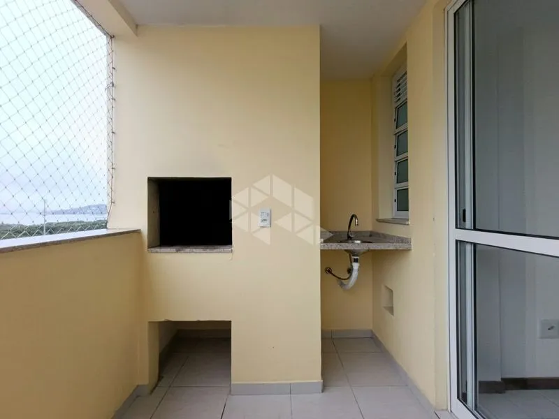 2-bedroom apartment in a building with a gym — photo 5