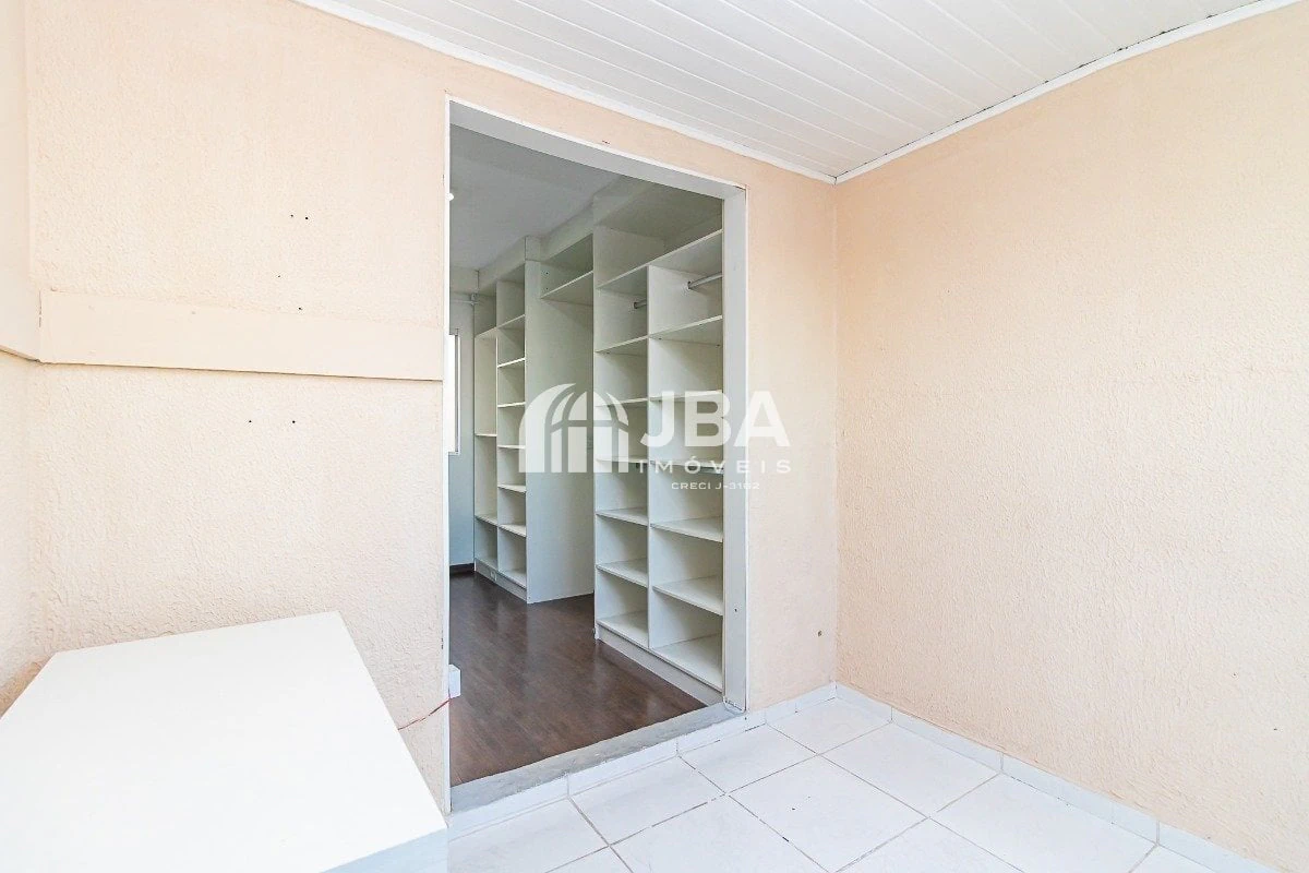 Glass-enclosed balcony in a 3-bedroom house, 85 m² — photo 24