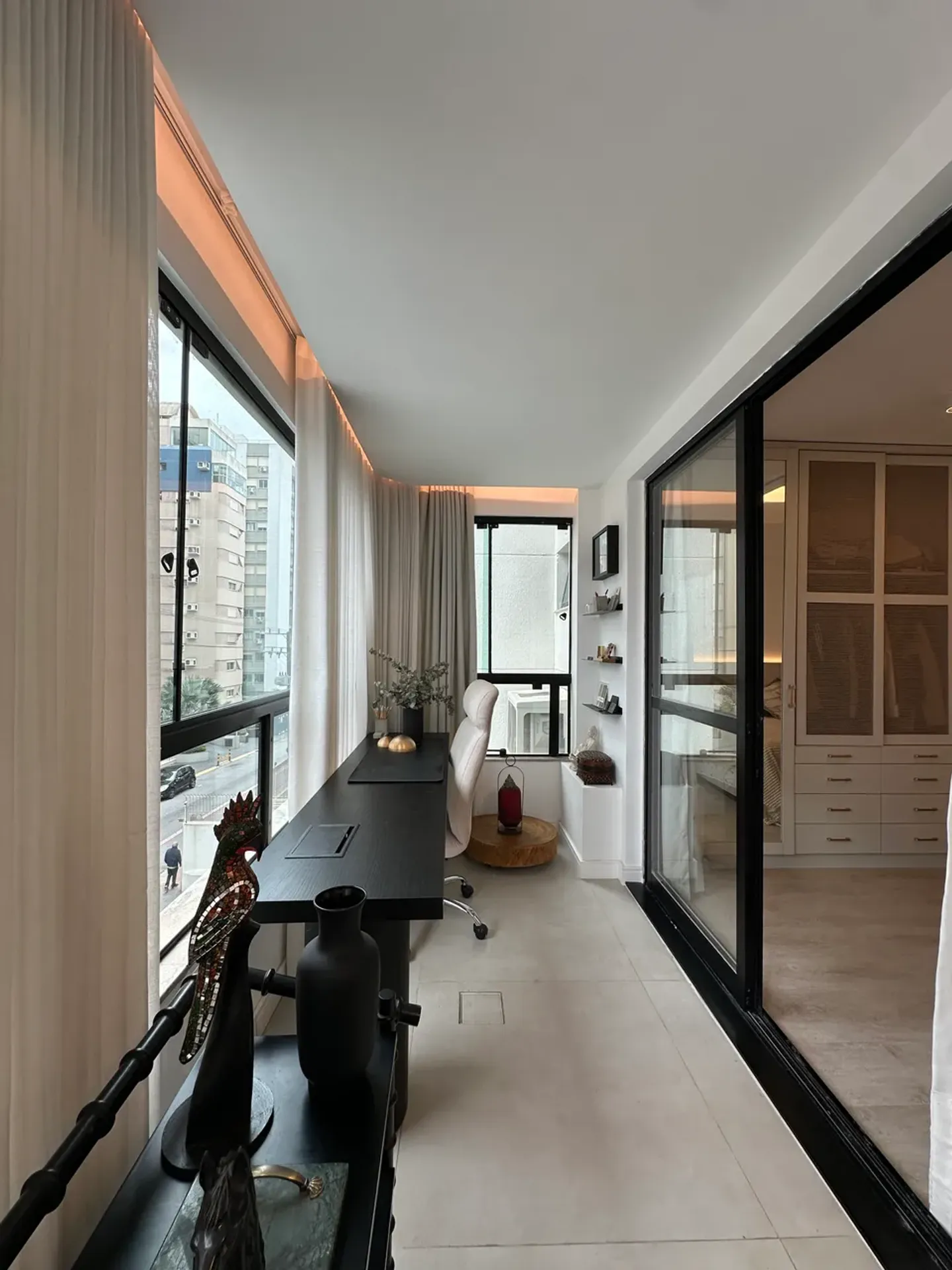 3-bedroom apartment with a fireplace in Florianópolis — photo 12