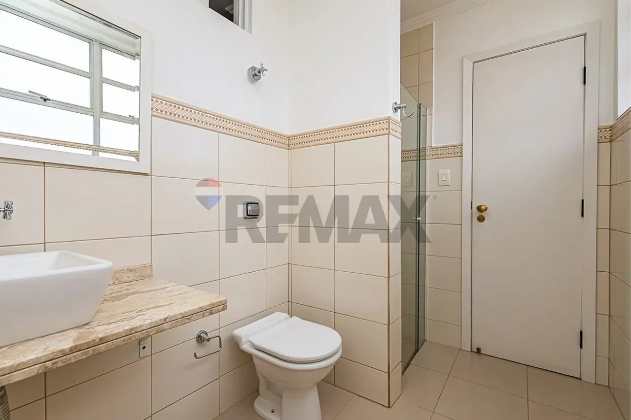 Home office in a 3-bedroom apartment, 181 m² — photo 29