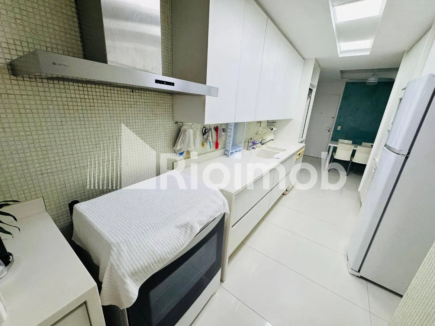 Unfurnished apartment with 5 bedrooms and 5 bathrooms — photo 28