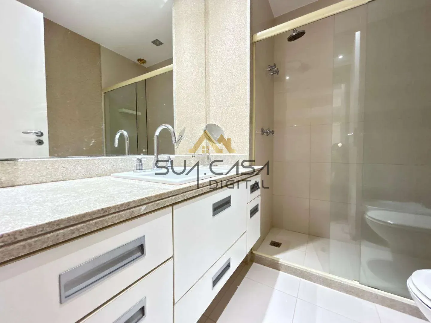 Penthouse with 4 bedrooms and an open-plan kitchen — photo 17
