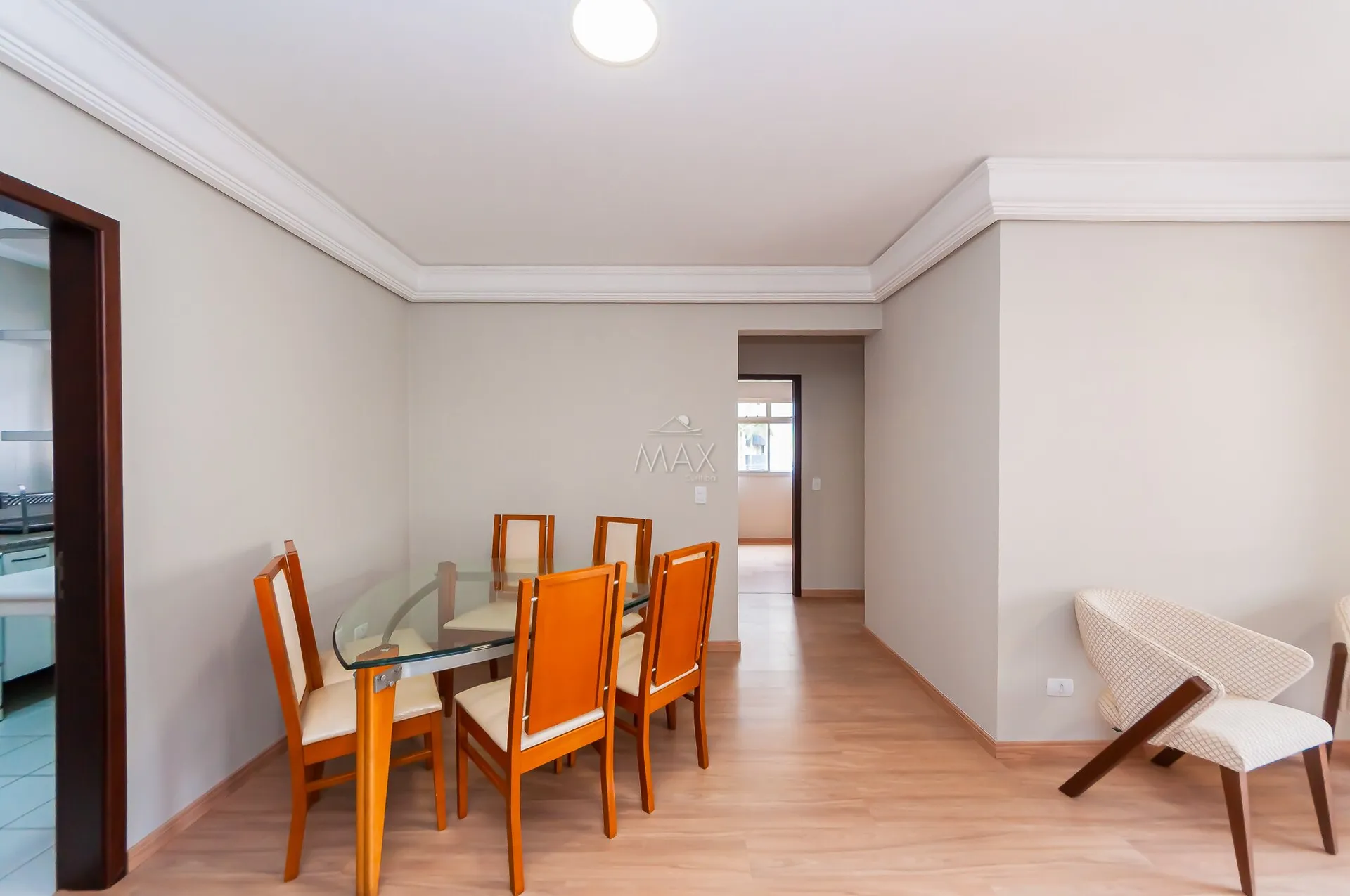 Furnished apartment, 89 m², with a glass-enclosed balcony — photo 10