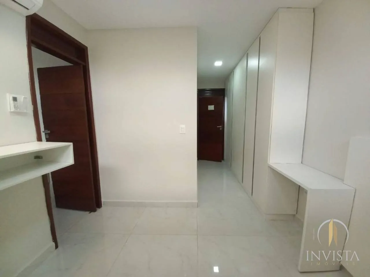 Furnished house, 481 m², with floor-to-ceiling windows — photo 65