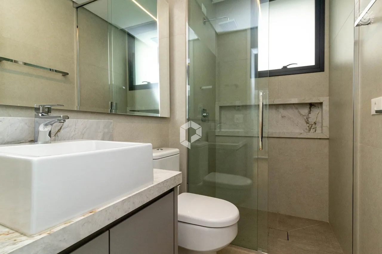 3-bedroom apartment with 3 en-suite bathrooms and 245 m² — photo 18