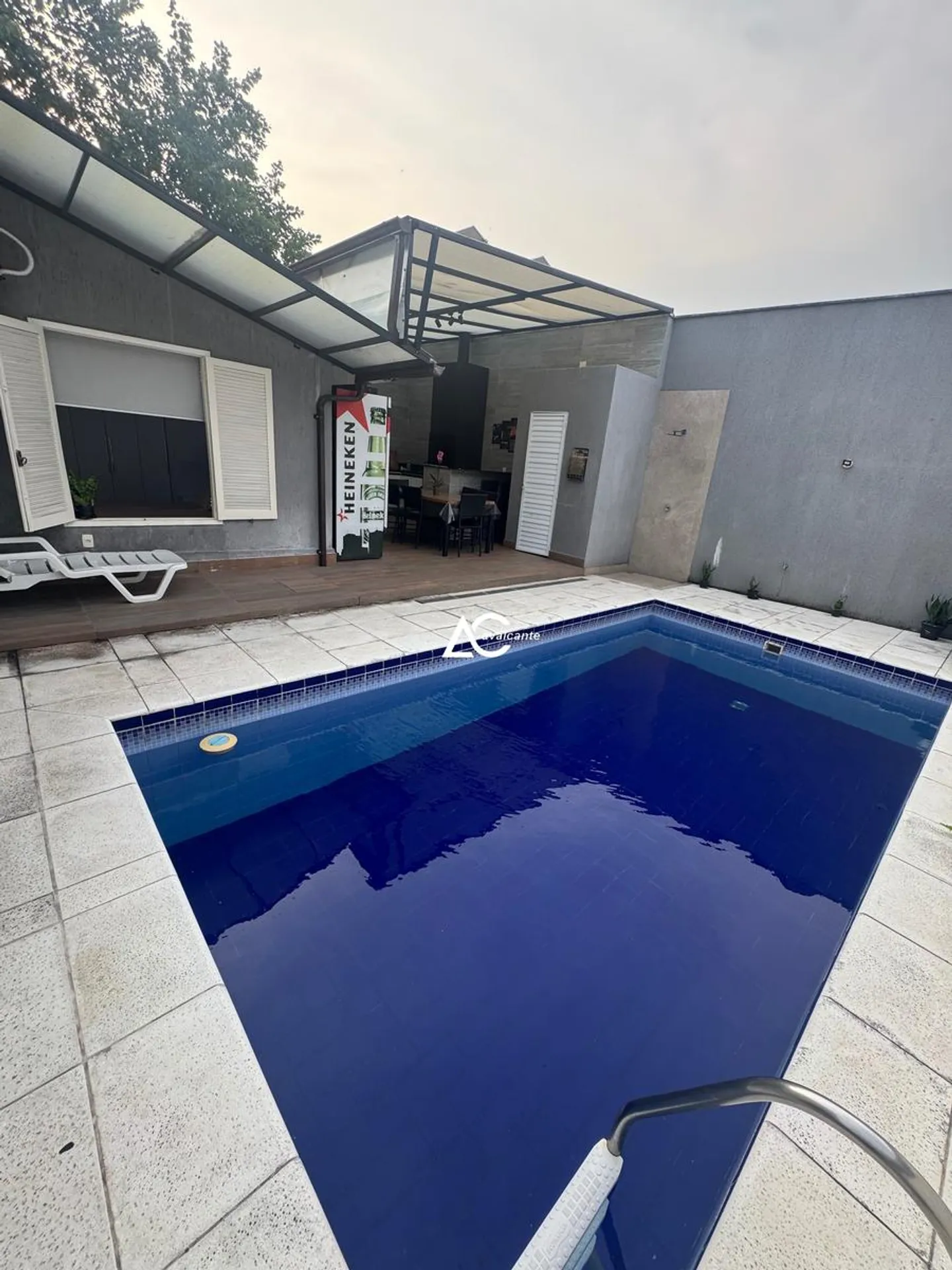Washing machine in a 3-bedroom house, 360 m² — photo 48