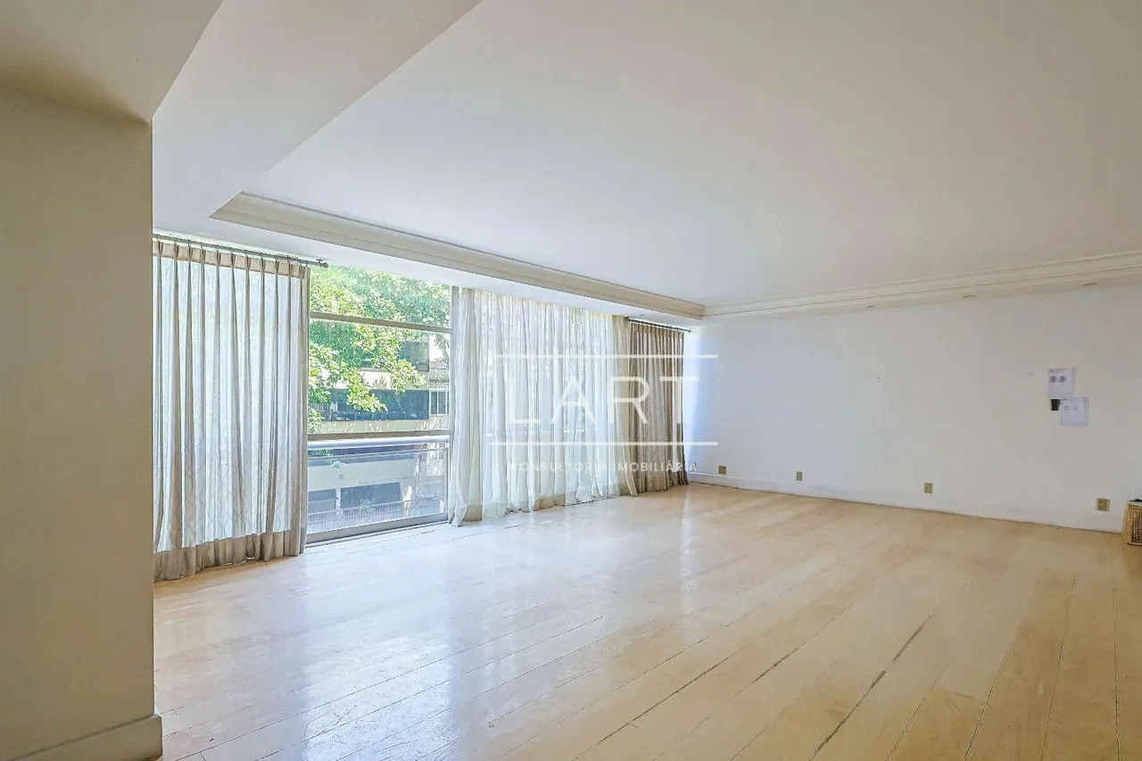 4-bedroom apartment with built-in wardrobes — photo 6