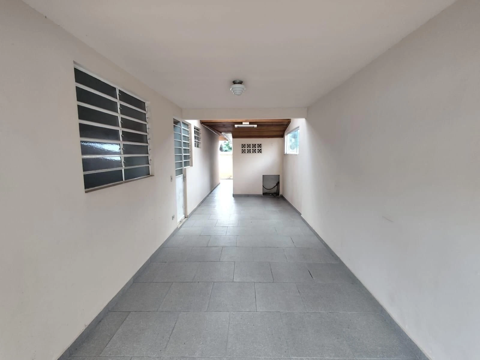 Casa, 90 m², com piso de madeira ou laminado — photo 13