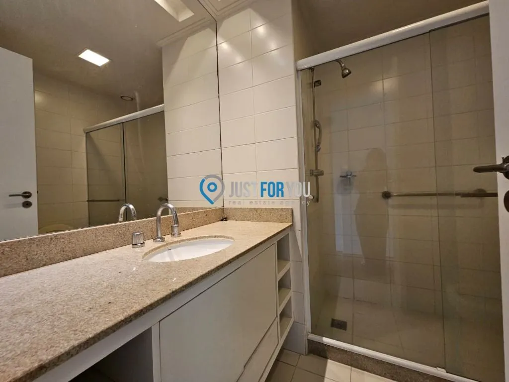Apartamento mobiliado de 4 quartos em condomínio com piscina — photo 45