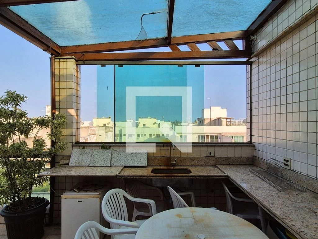 Furnished apartment with 5 en-suite bedrooms and terrace — photo 50