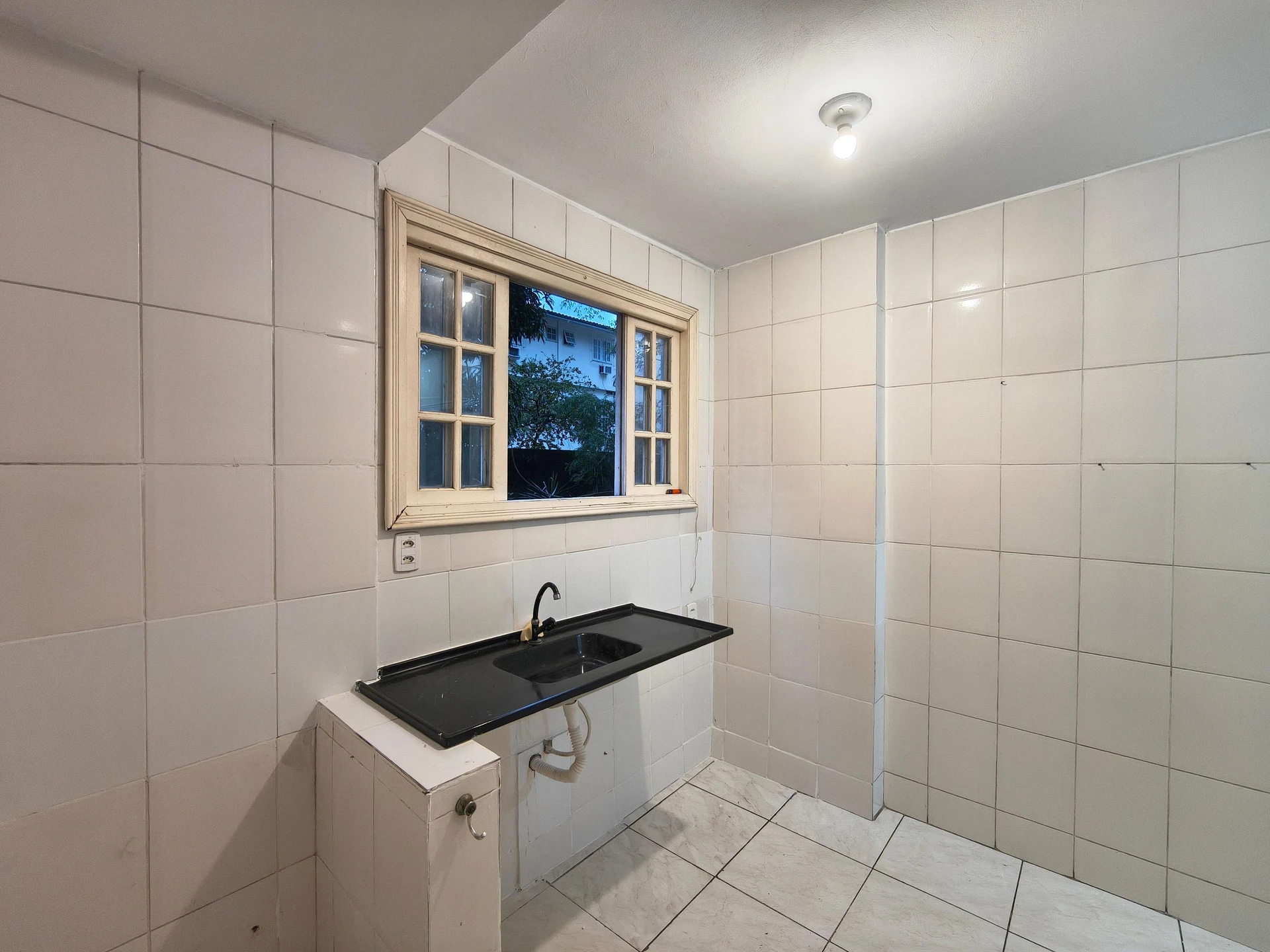Apartment, 56 m², with wood or laminate floors — photo 2