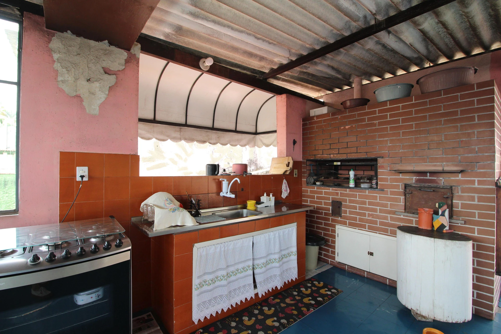 Furnished 3-bedroom house with a private garden — photo 24