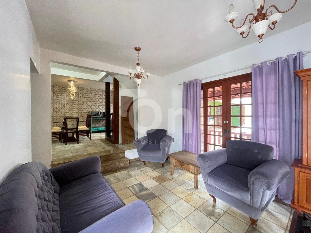 3-bedroom house with a bathtub — photo 4