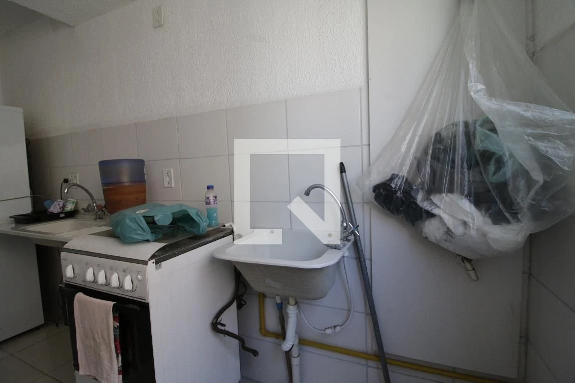 Furnished apartment with 2 bedrooms and 1 bathroom — photo 2