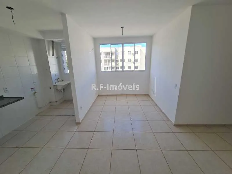 2-bedroom apartment with a glass-enclosed shower — photo 9
