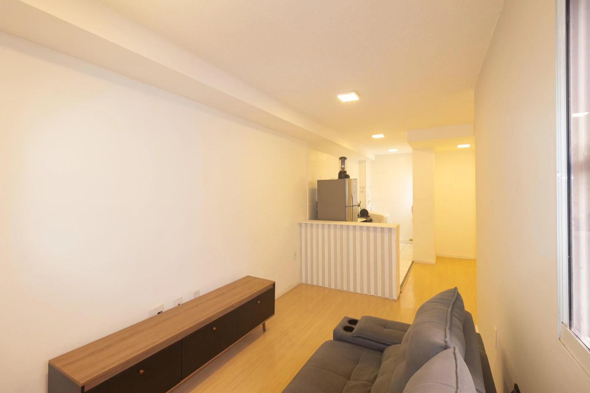 Apartamento amueblado de 1 dormitorio con cocina abierta