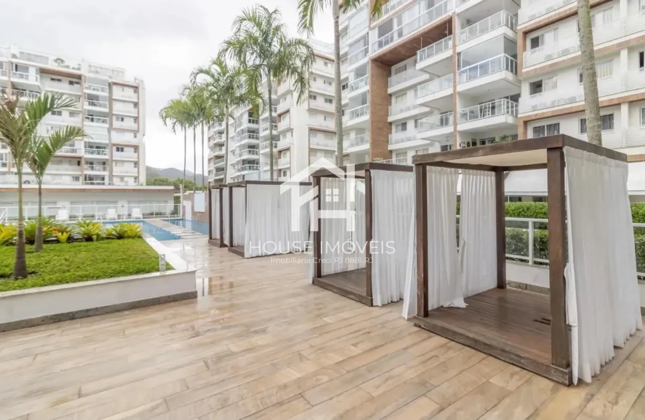 Панорамные окна и 3 спальни: квартира 150 м² — photo 8