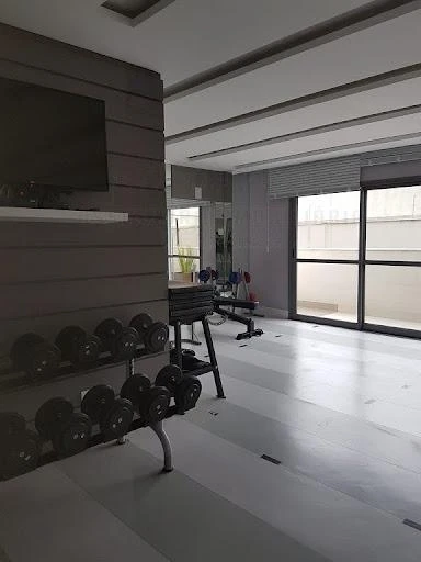 3-bedroom apartment with a glass-enclosed balcony — photo 13