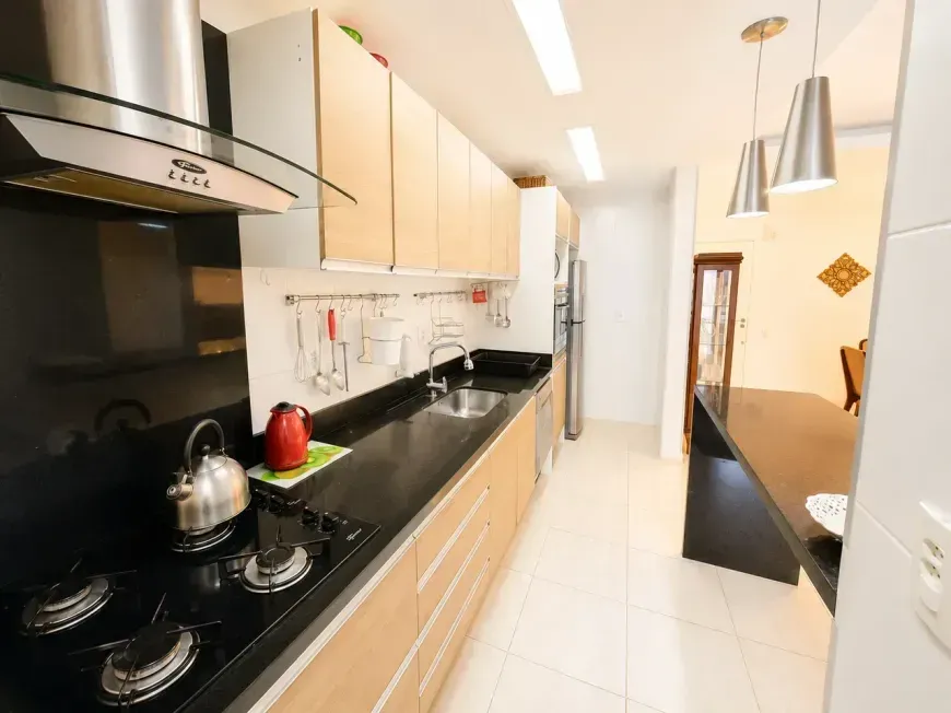 3-bedroom apartment in a building with a pool — photo 21