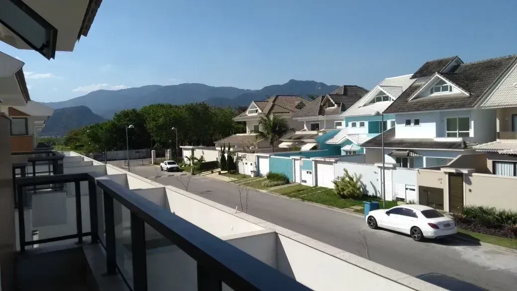 House with 4 bedrooms and 5 bathrooms, balcony grill — photo 15