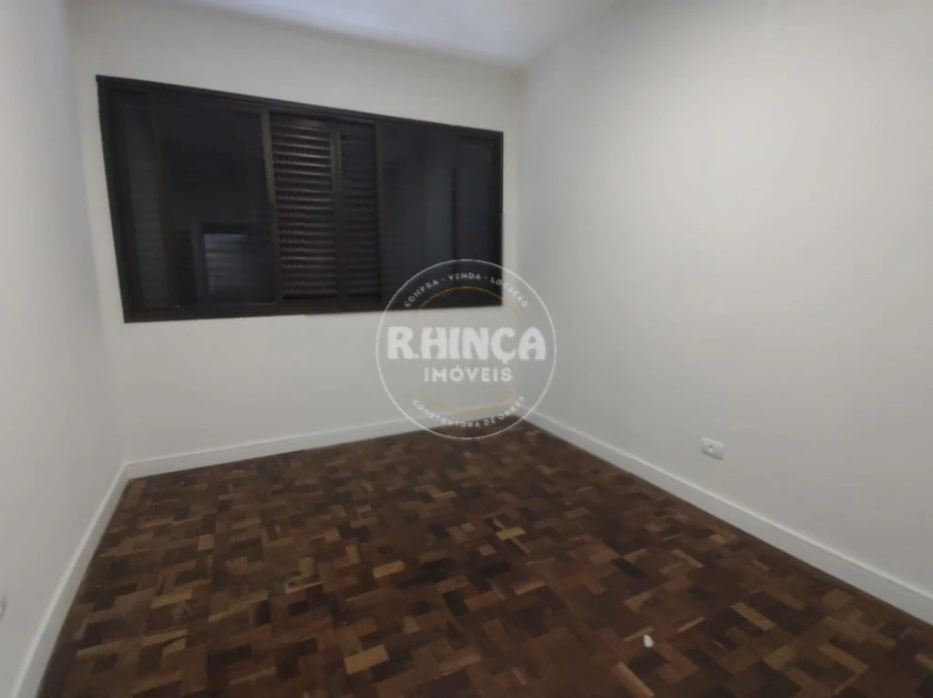 Apartamento com piso de madeira ou laminado, Centro — photo 15