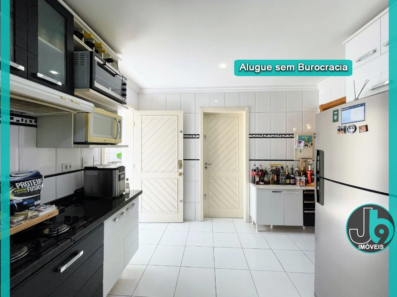 360 m² townhouse with 3 en-suite bedrooms and parking — photo 15