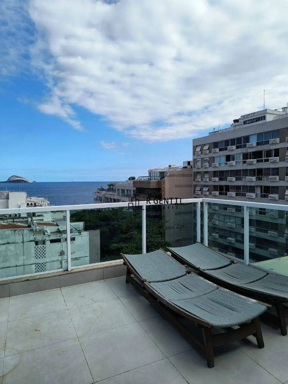 Furnished apartment with 3 bedrooms and 5 bathrooms — photo 13