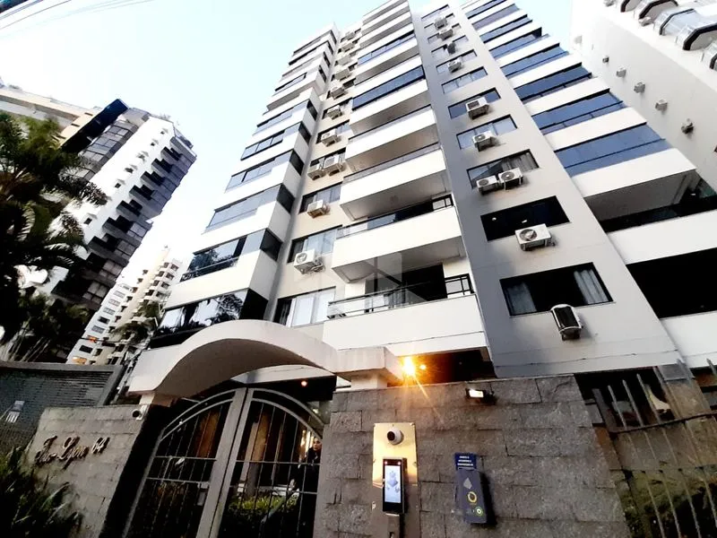 Duplex penthouse with 3 bedrooms and 303 m² — photo 39