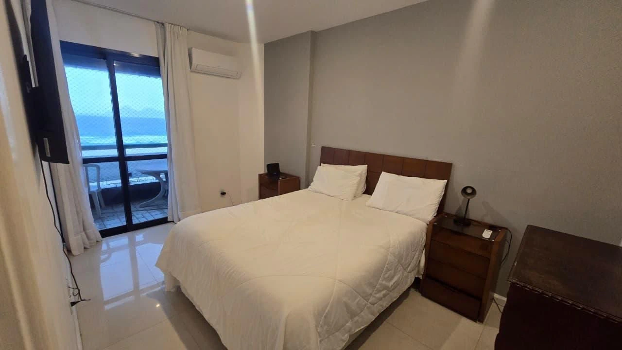 4-bedroom apartment in a building with a sauna — photo 10