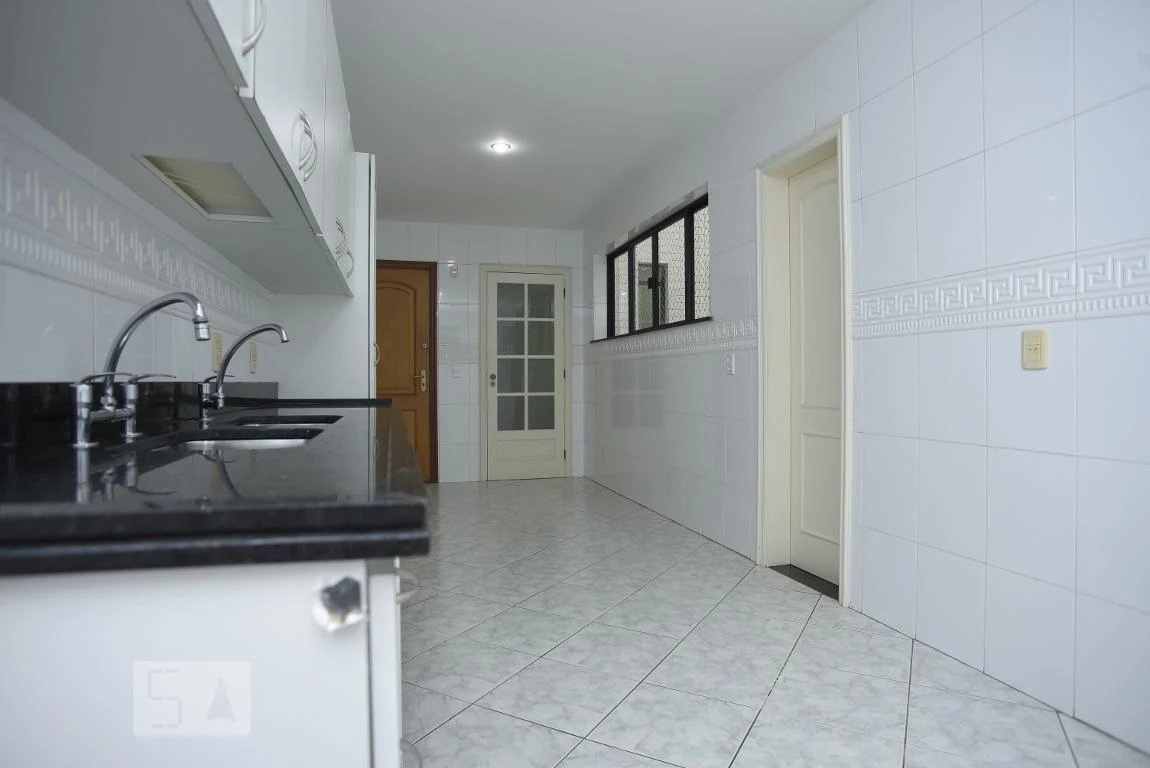 4-bedroom apartment (2 en-suite) with separate kitchen — photo 55