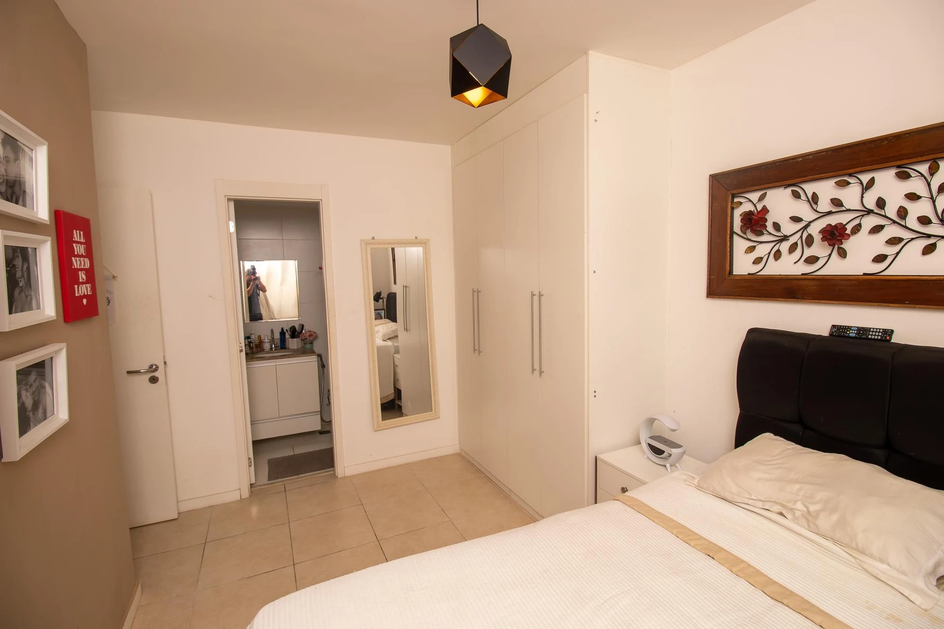 Furnished apartment, 65 m², with a glass-enclosed balcony — photo 31