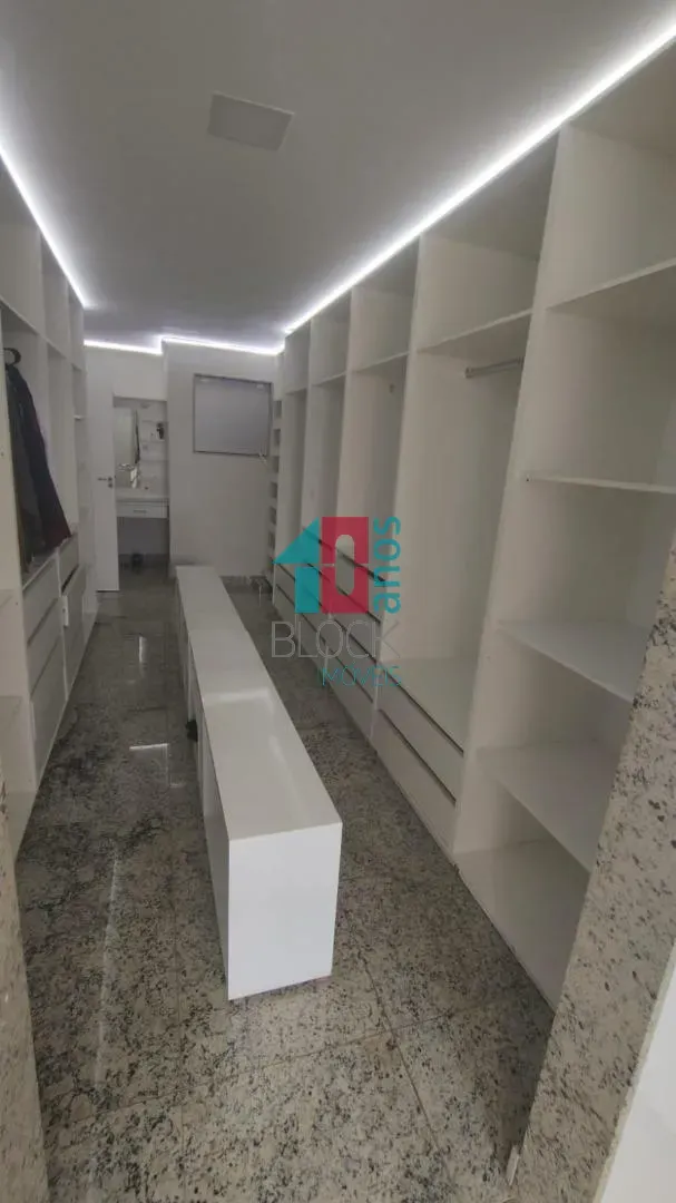 Casa de 480 m² com 5 quartos, 1 suíte e 2 vagas — photo 28