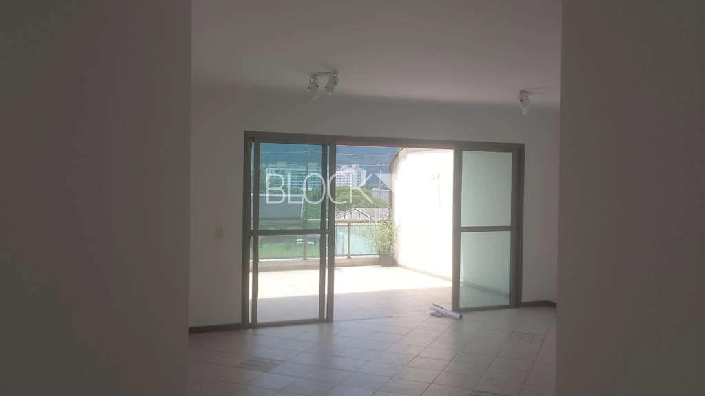 183 m² unfurnished apartment with 3 bedrooms and mountain view — photo 23