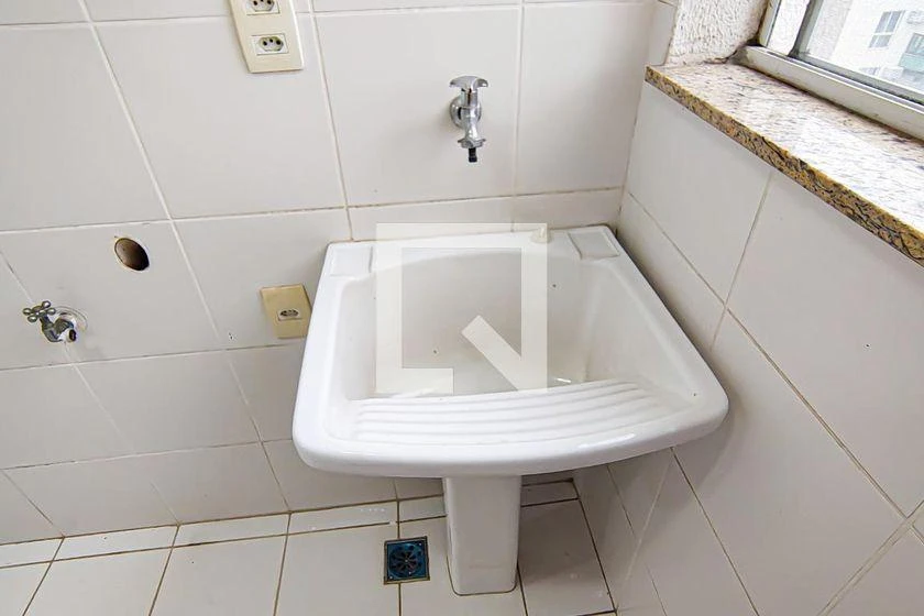 Apartamento vazio de 3 quartos com varanda e 185 m² — photo 47