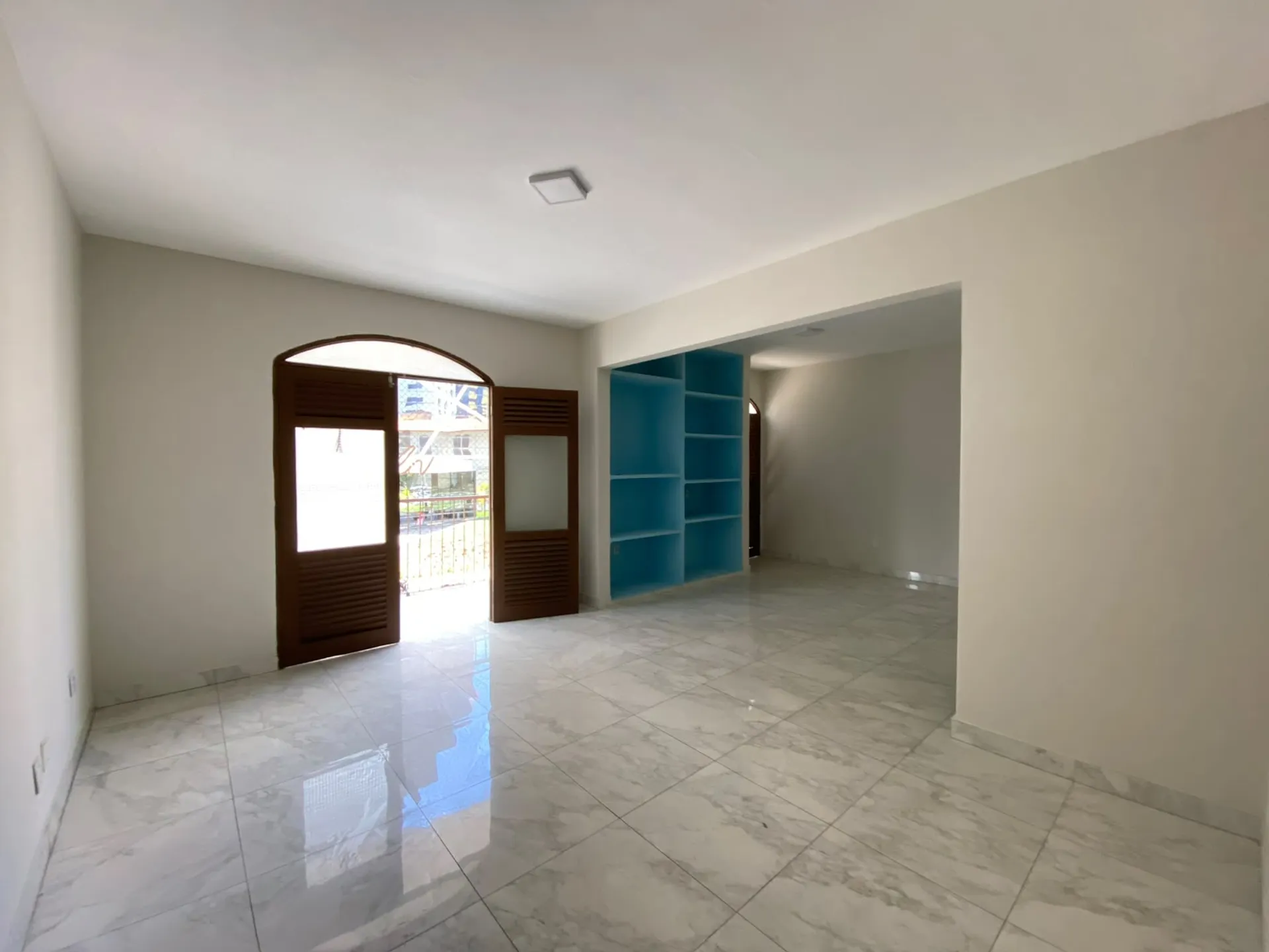 Гардеробная и 2 спальни: квартира 107 м²