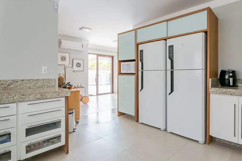 Furnished house with 7 bedrooms and 700 m² — photo 24