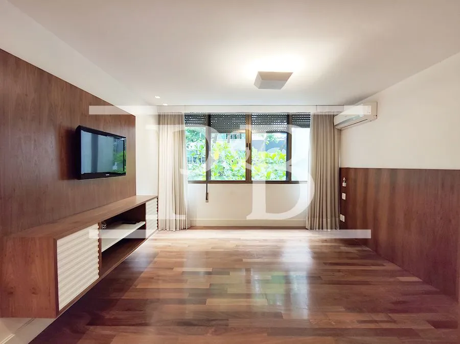 Rental apartment with 3 bedrooms and 261 m² — photo 4