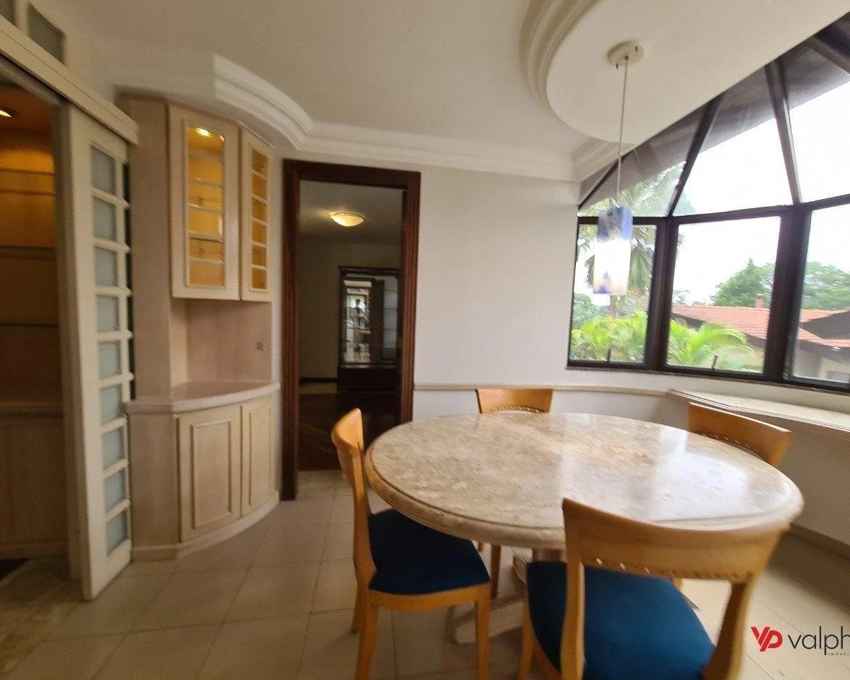 Condo house with 3 bedrooms and 5 bathrooms — photo 23