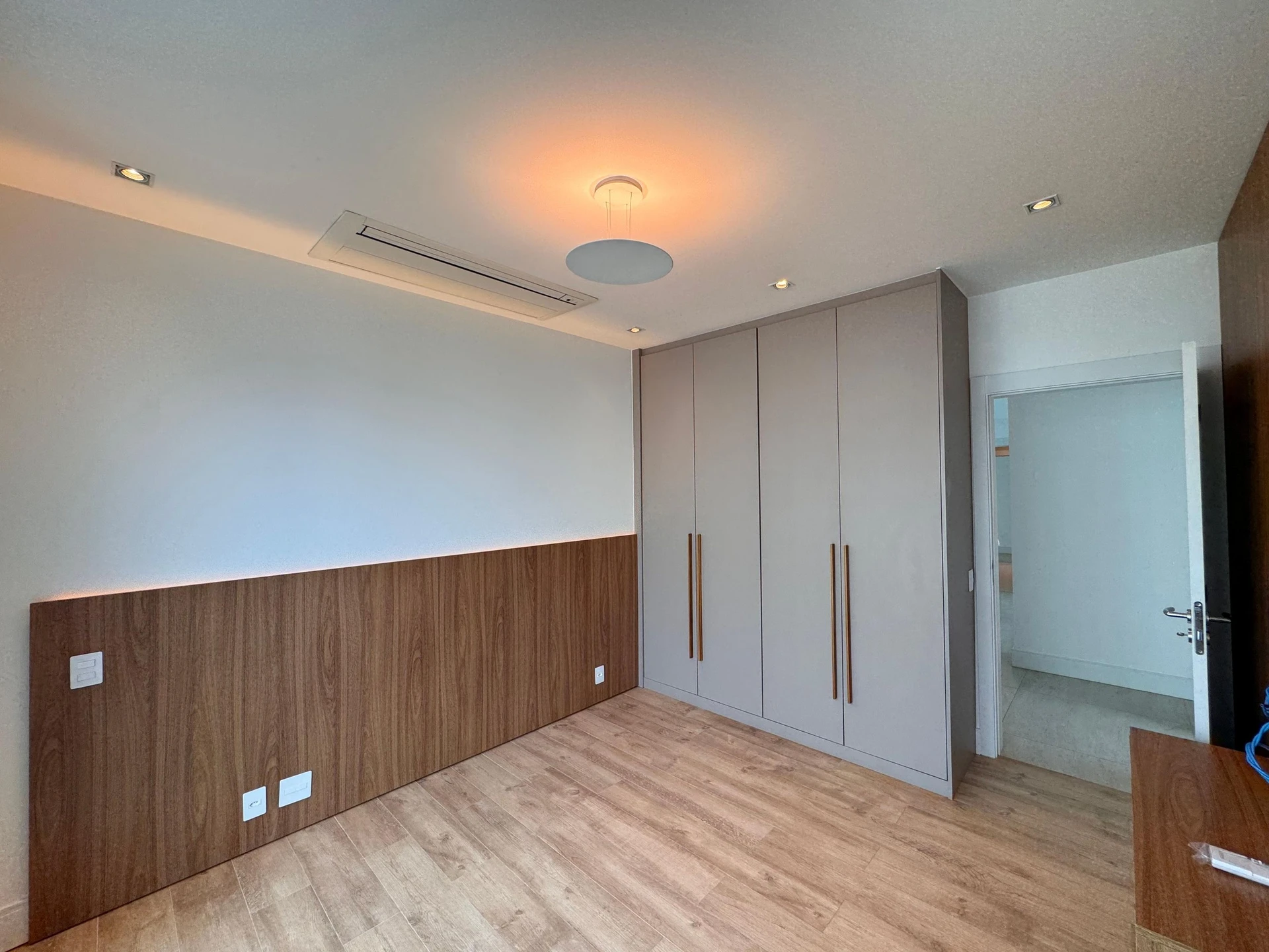 Apartamento mobiliado com 3 suítes e 4 vagas — photo 24