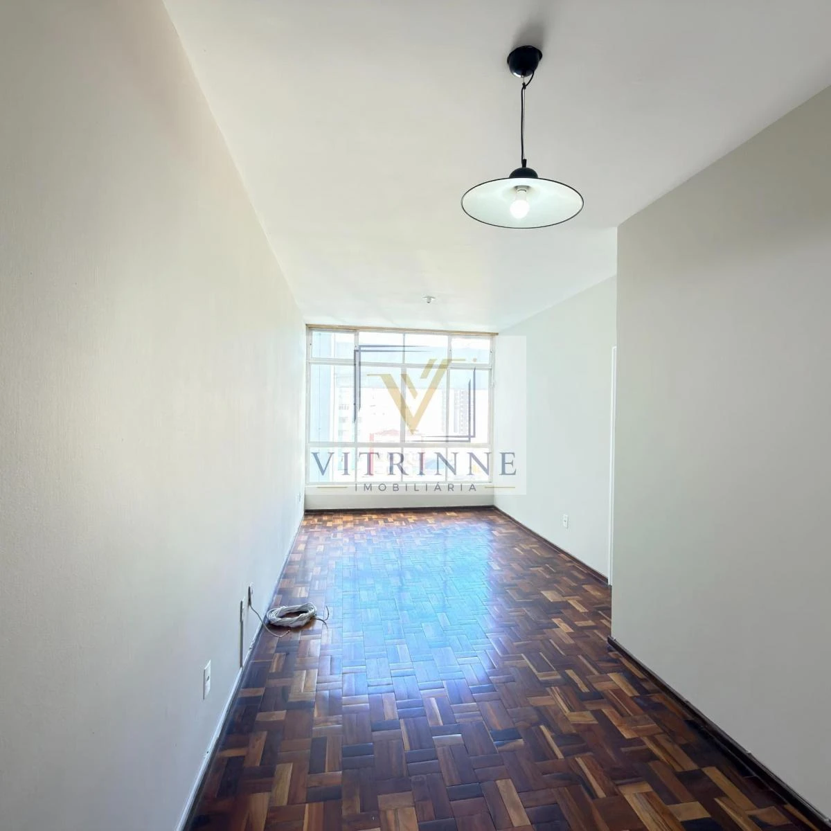 3-bedroom apartment with wood or laminate floors in Curitiba — photo 19
