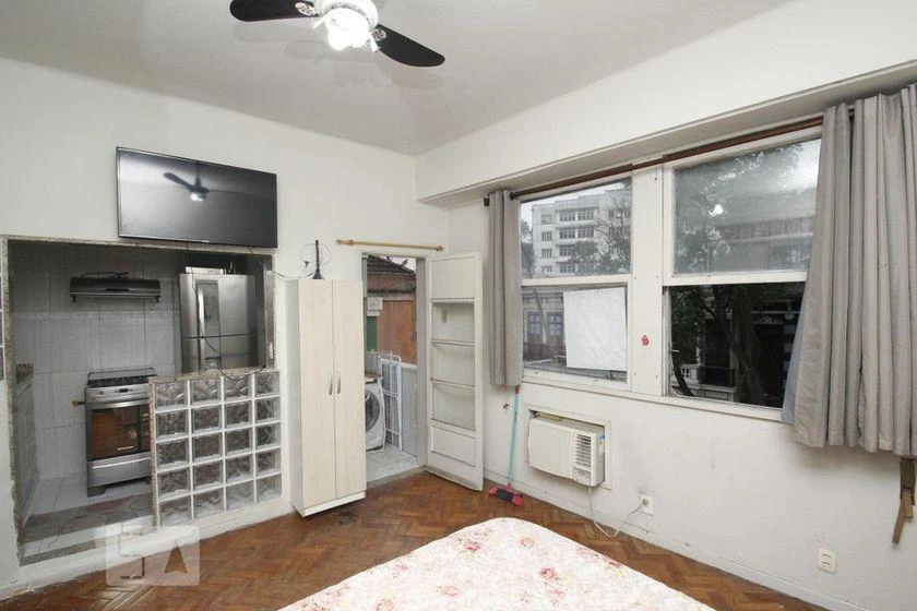 Furnished studio apartment with 1 bedroom — photo 5