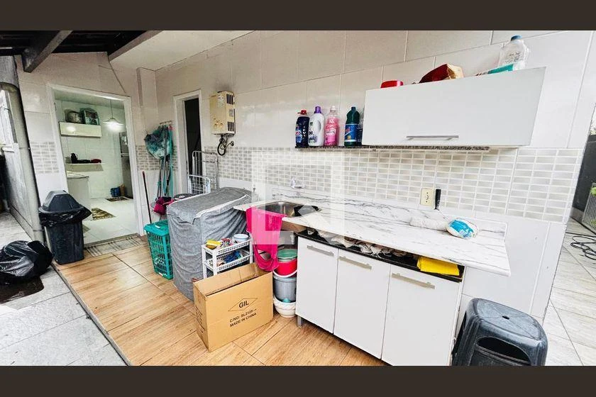 House with 5 bedrooms, 196 m², 8 parking spots and 4 baths — photo 48