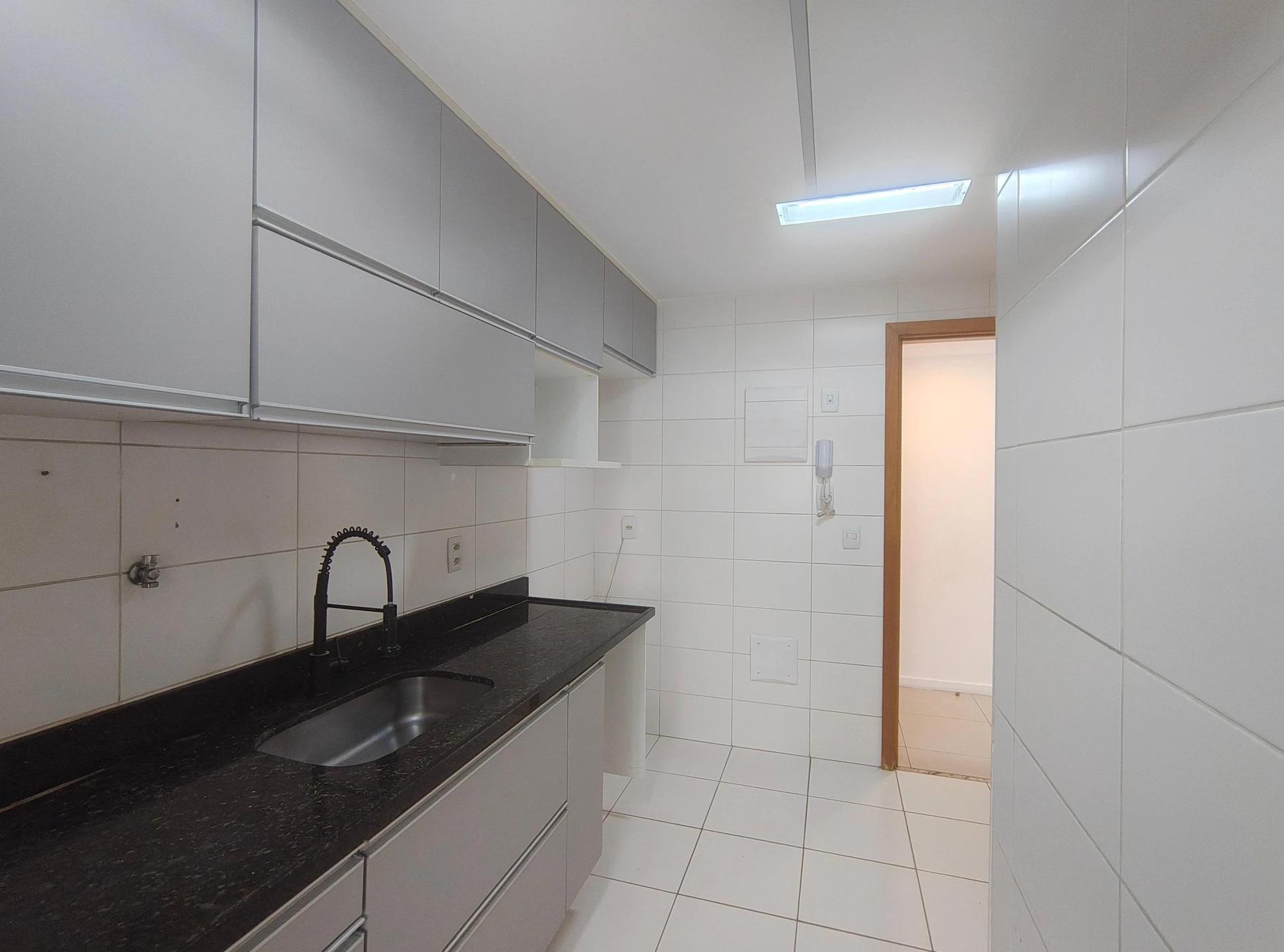 Rental apartment with 3 bedrooms and enclosed balcony — photo 44