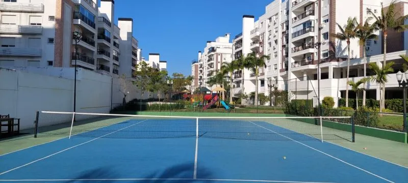 Balcony with a grill in a 3-bedroom apartment, 97 m² — photo 13