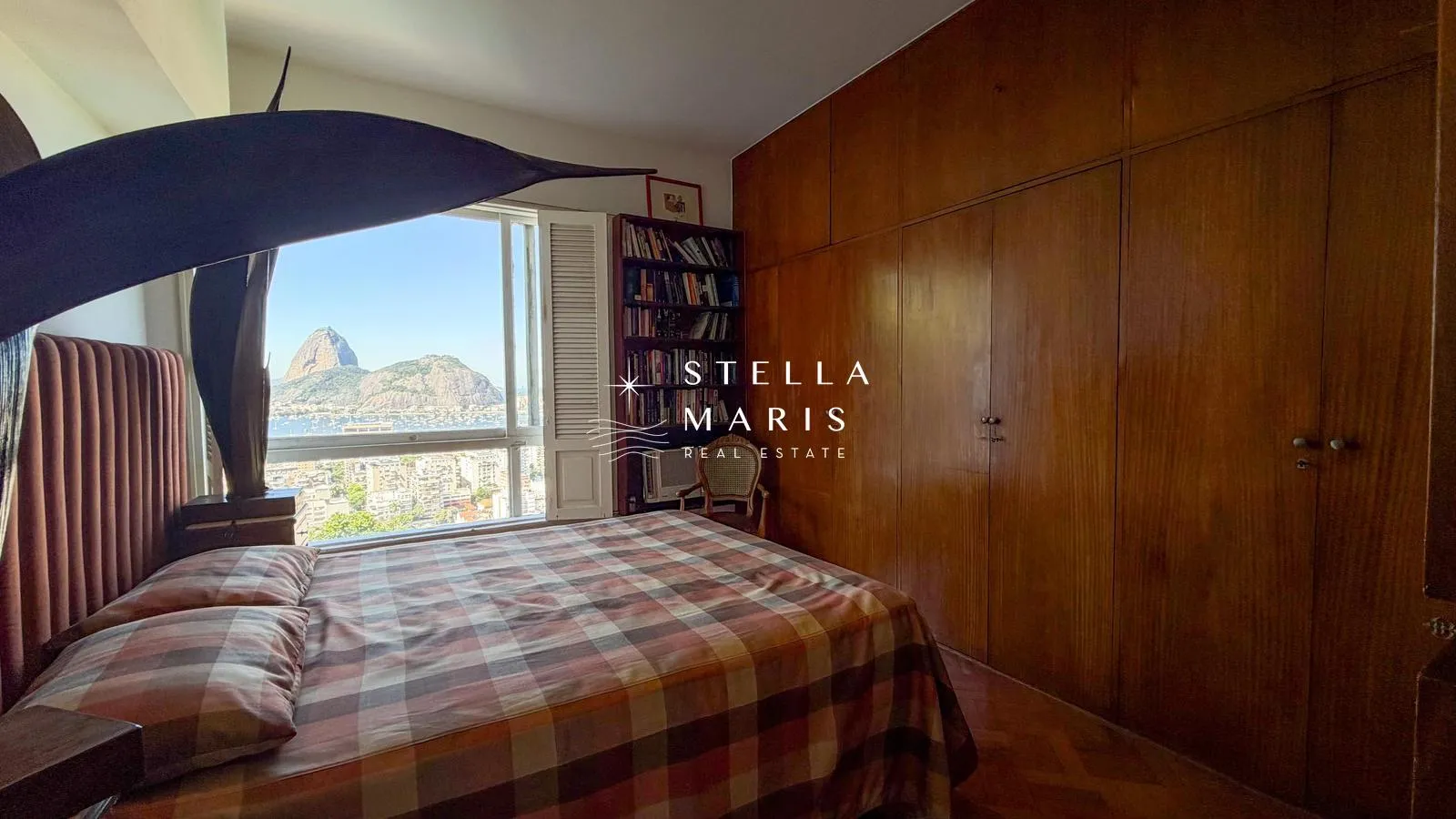 Furnished apartment, 398 m², with floor-to-ceiling windows — photo 16