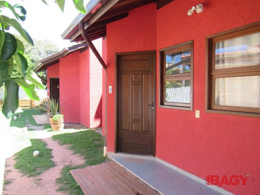 One-bedroom, 36 m² apartment in Florianópolis — photo 3